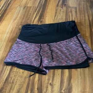 XL active maternity shorts